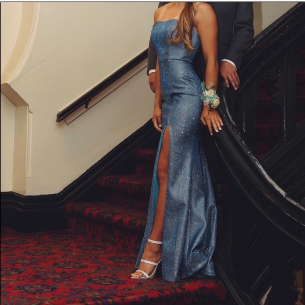 Sherri Hill metallic prom dress